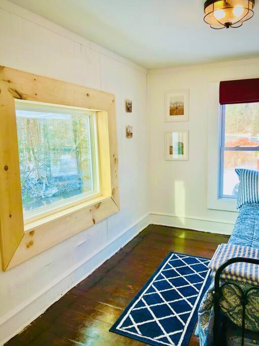 Charming 120-Year-Old Farmhouse By The Creek. Starlight Exterior photo